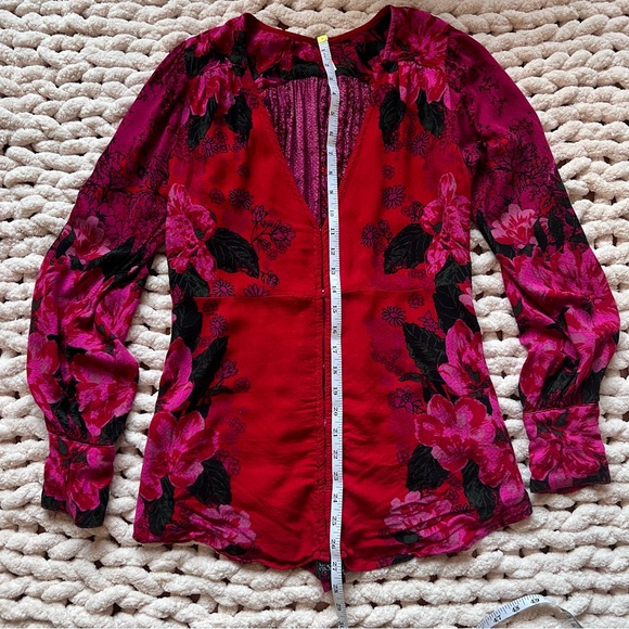 Free People Floral Deep V-Neck Long Sleeve Blouse  Size M Red/Pink Velvet Mix - Picture 13 of 14